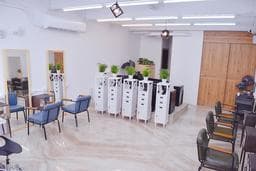她他Hair Studio