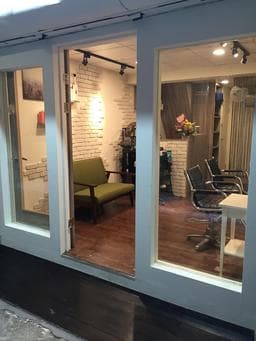 巷口hair salon