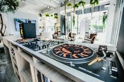 H studio