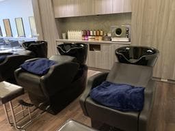 P.R salon