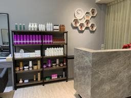 P.R salon