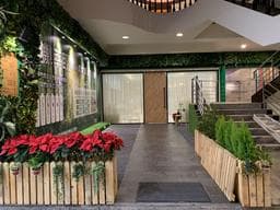 P.R salon