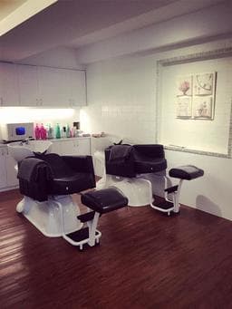 A.QualityHair Salon