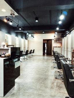 Dainty  Hair Salon 