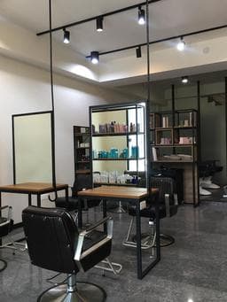 E L hair salon