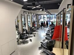 新技專業髮型美容-高雄五甲店