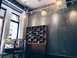 Lin's one 髮型沙龍-旗艦店