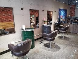 崎。 Chi Hair studio