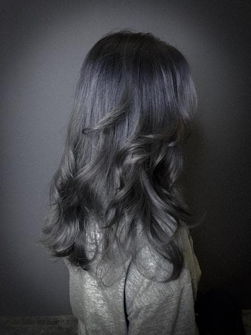 灰色系、漸層染、女生長髮