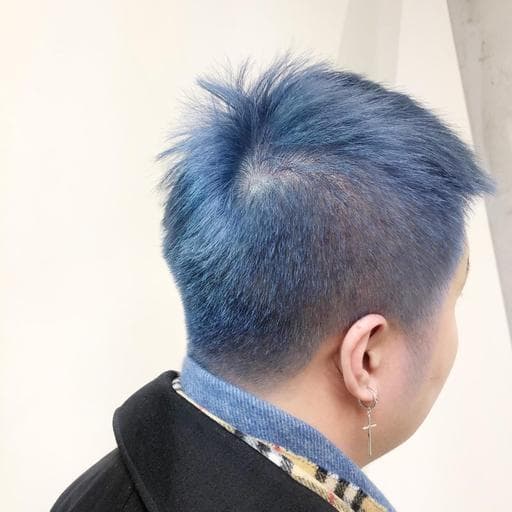 男生冰河藍色、珠寶盒光透髮色、台北剪髮
